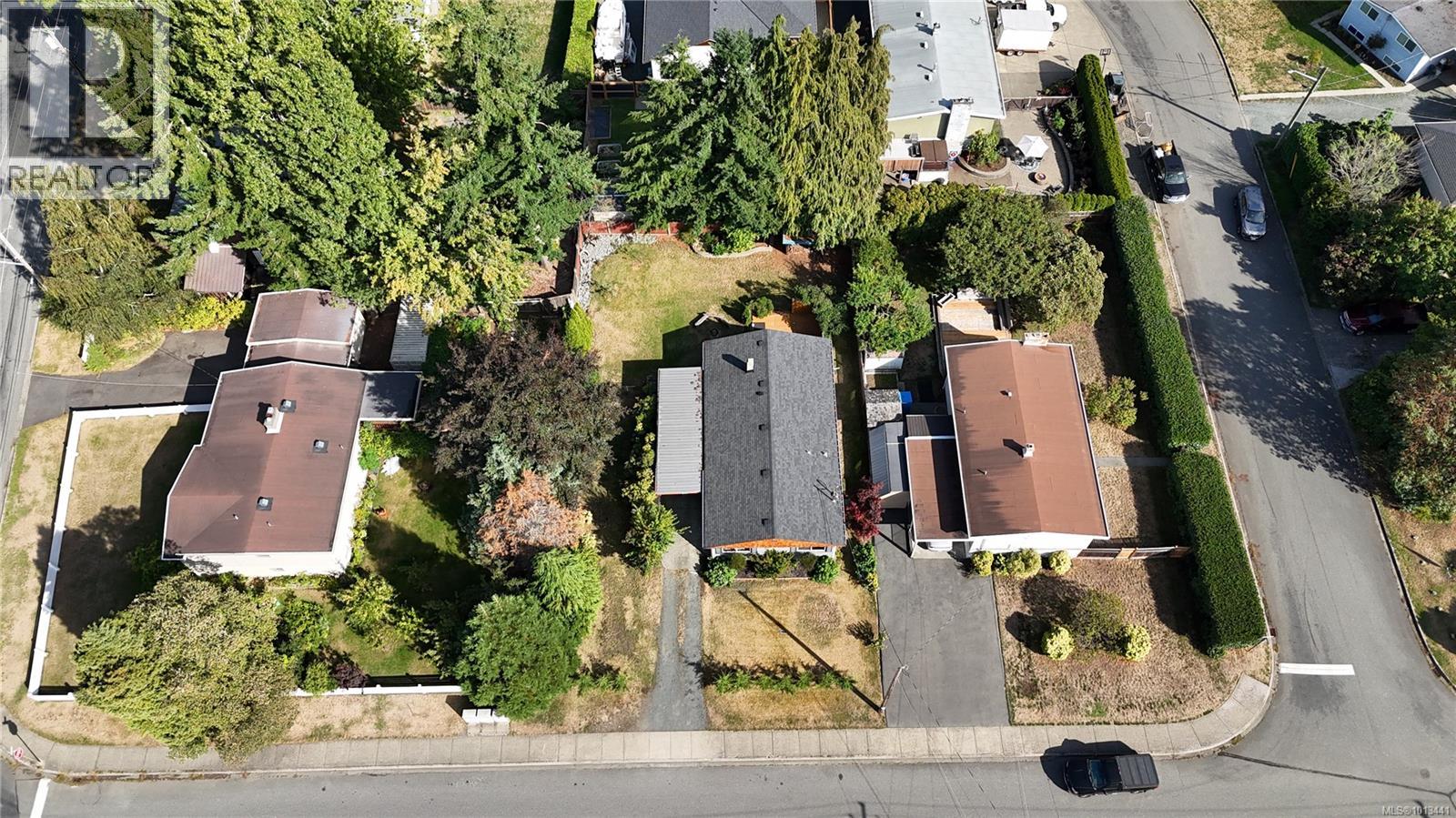 595 Cedar St, Campbell River, British Columbia  V9W 2V7 - Photo 32 - 1013441