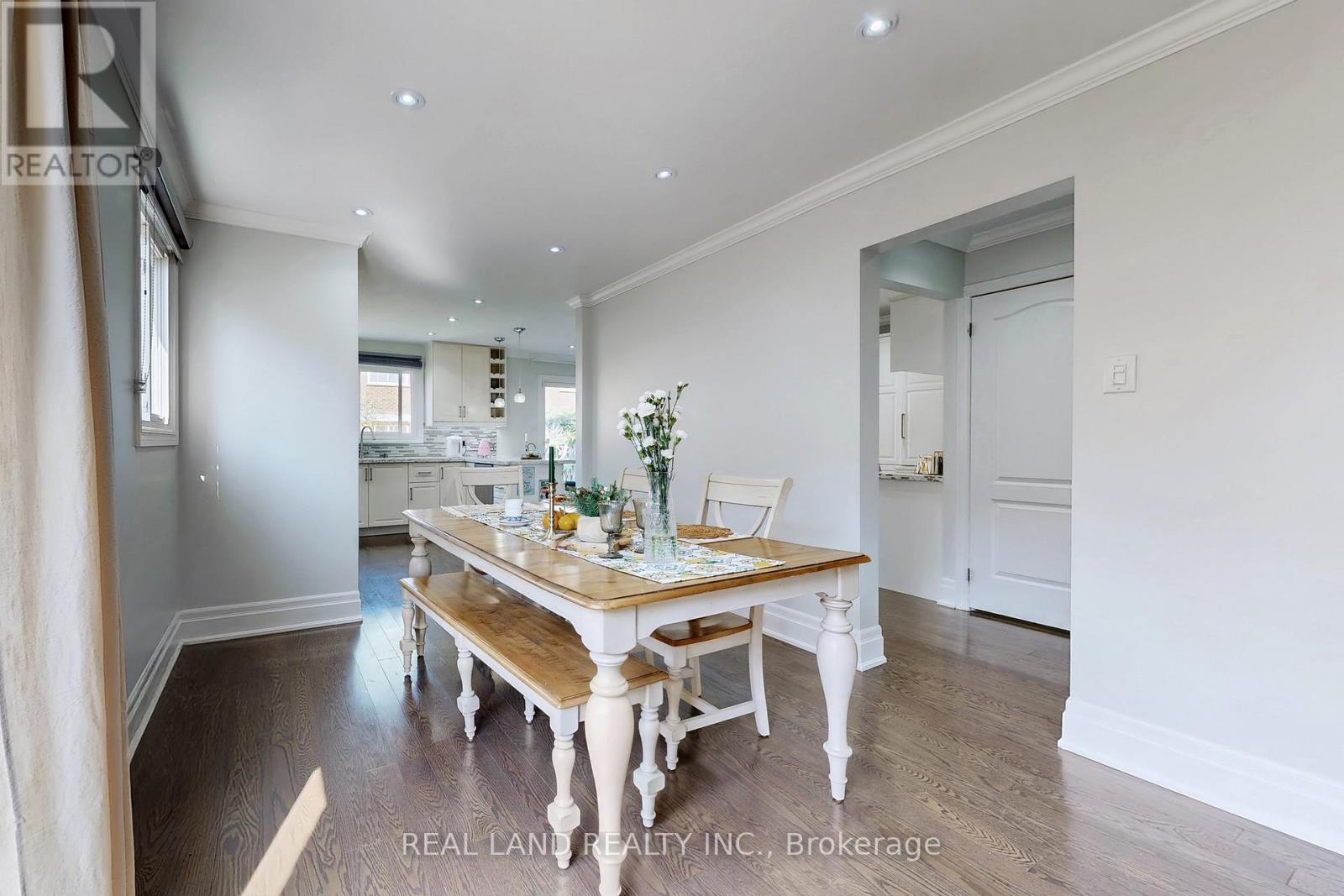 251 Glen Shields Avenue, Vaughan, Ontario  L4K 2R1 - Photo 10 - N12410491