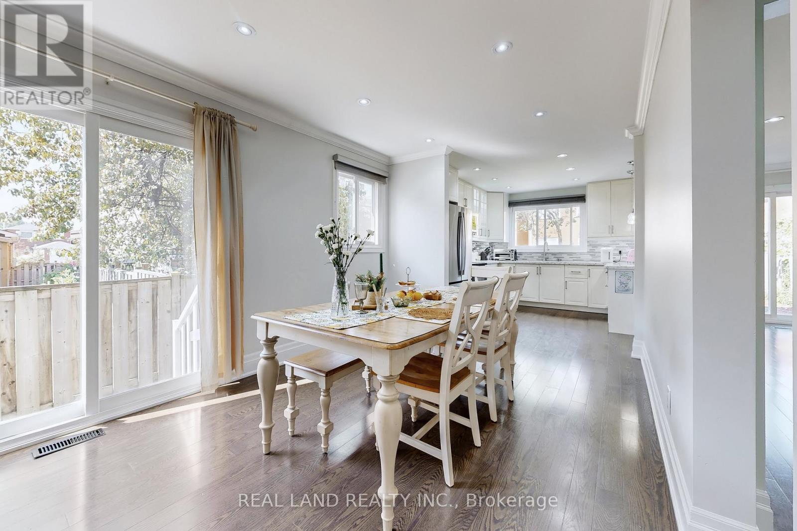 251 Glen Shields Avenue, Vaughan, Ontario  L4K 2R1 - Photo 12 - N12410491