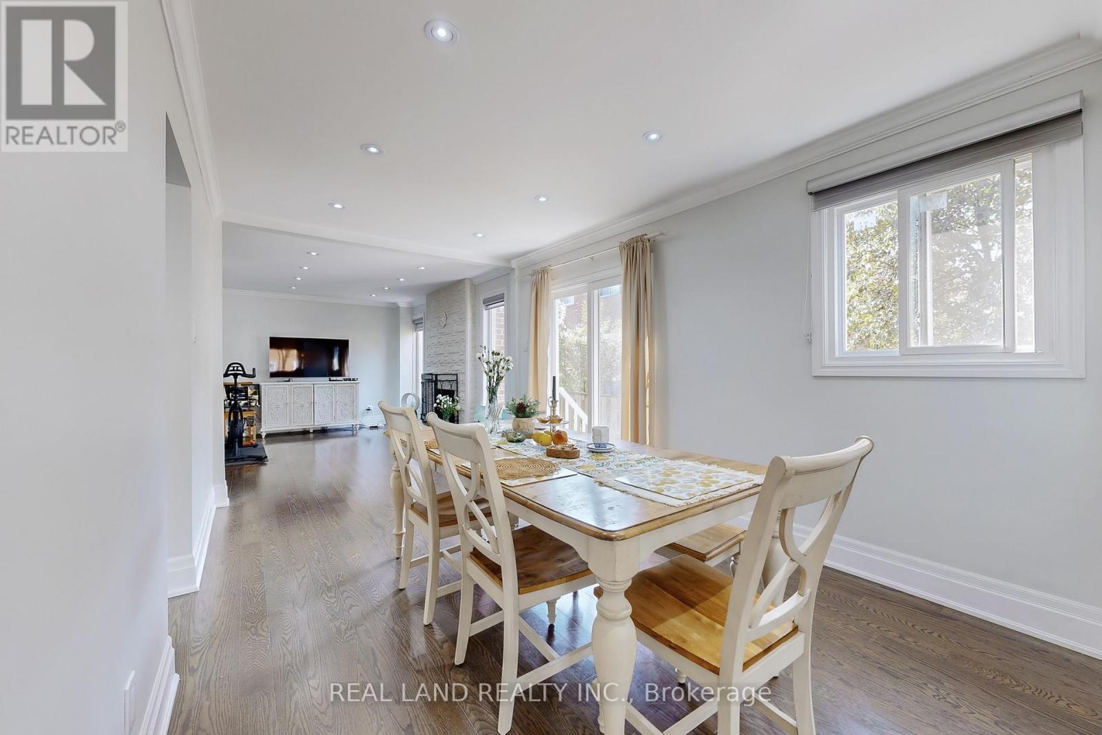 251 Glen Shields Avenue, Vaughan, Ontario  L4K 2R1 - Photo 13 - N12410491