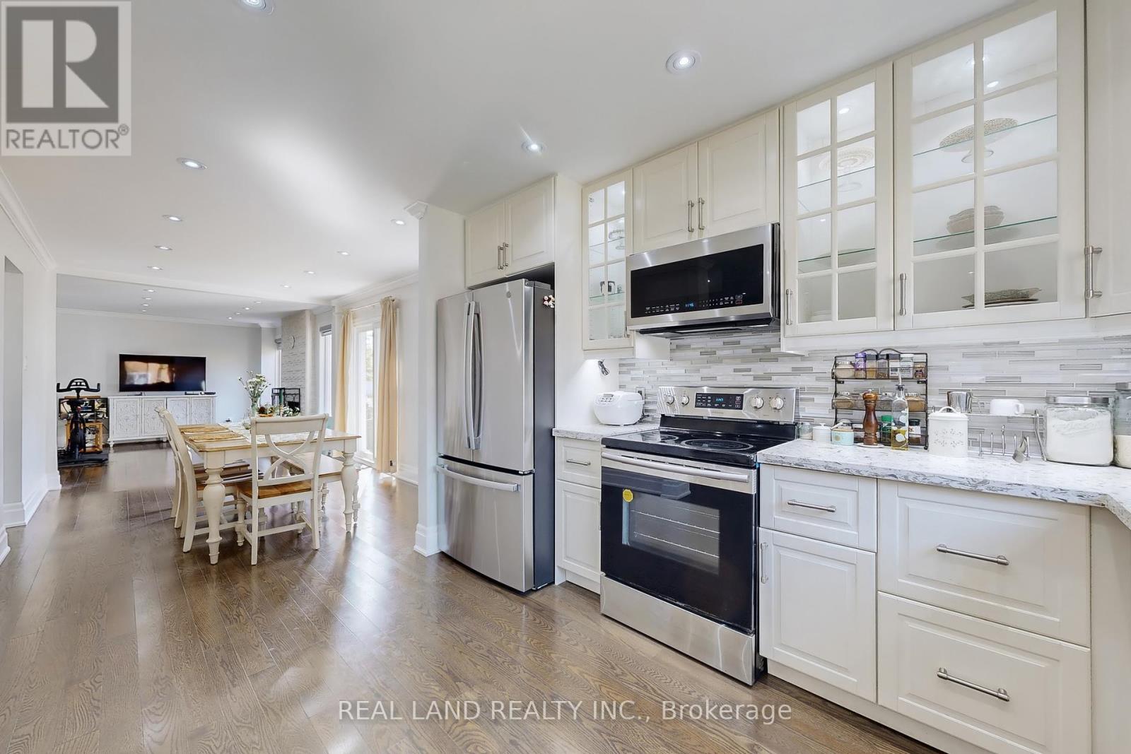 251 Glen Shields Avenue, Vaughan, Ontario  L4K 2R1 - Photo 17 - N12410491