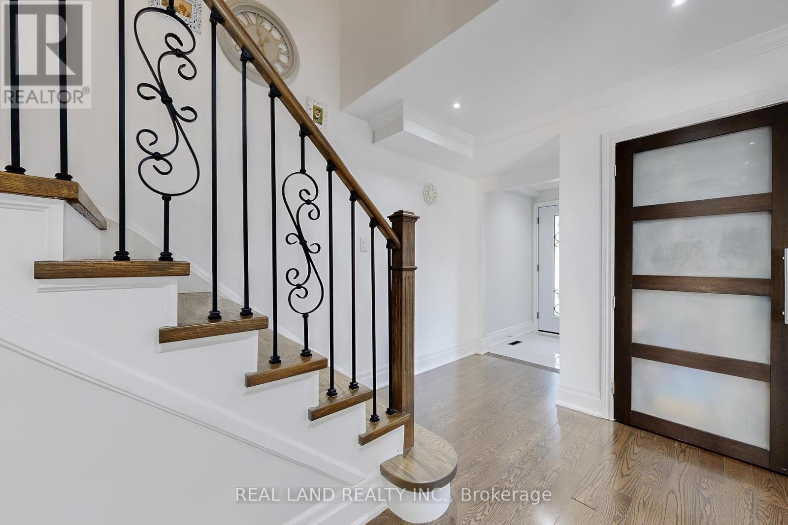 251 Glen Shields Avenue, Vaughan, Ontario  L4K 2R1 - Photo 22 - N12410491