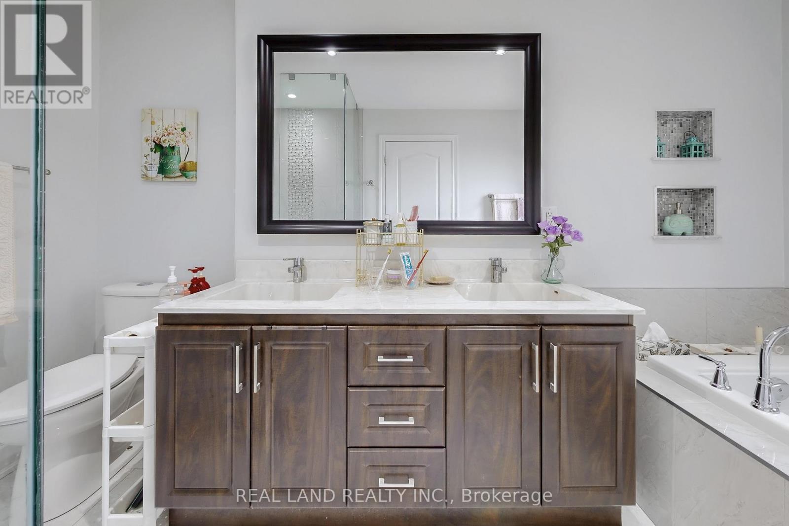 251 Glen Shields Avenue, Vaughan, Ontario  L4K 2R1 - Photo 31 - N12410491