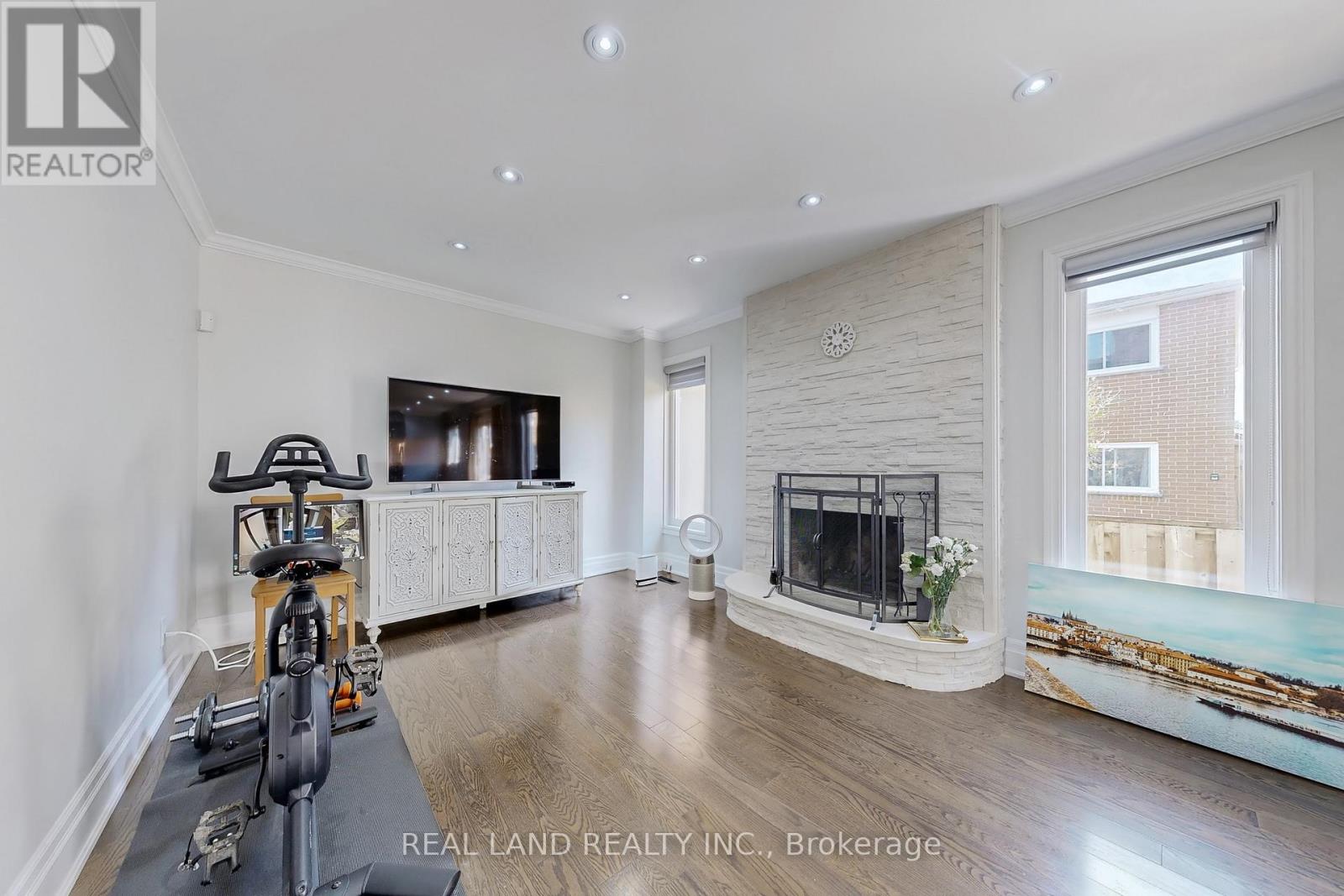 251 Glen Shields Avenue, Vaughan, Ontario  L4K 2R1 - Photo 8 - N12410491