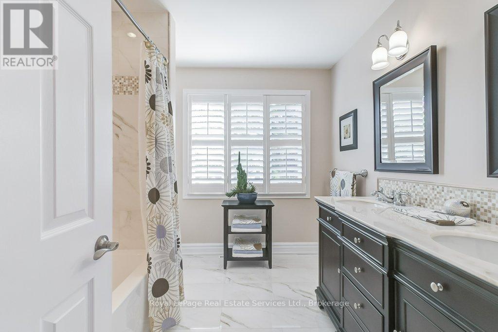 2139 Brays Lane, Oakville, Ontario  L6M 2T2 - Photo 32 - W12405398