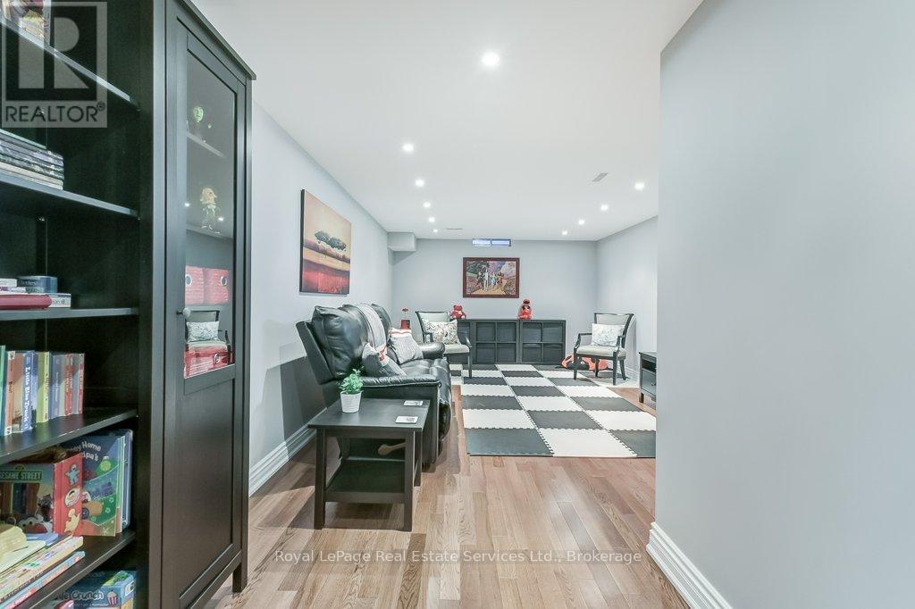 2139 Brays Lane, Oakville, Ontario  L6M 2T2 - Photo 36 - W12405398