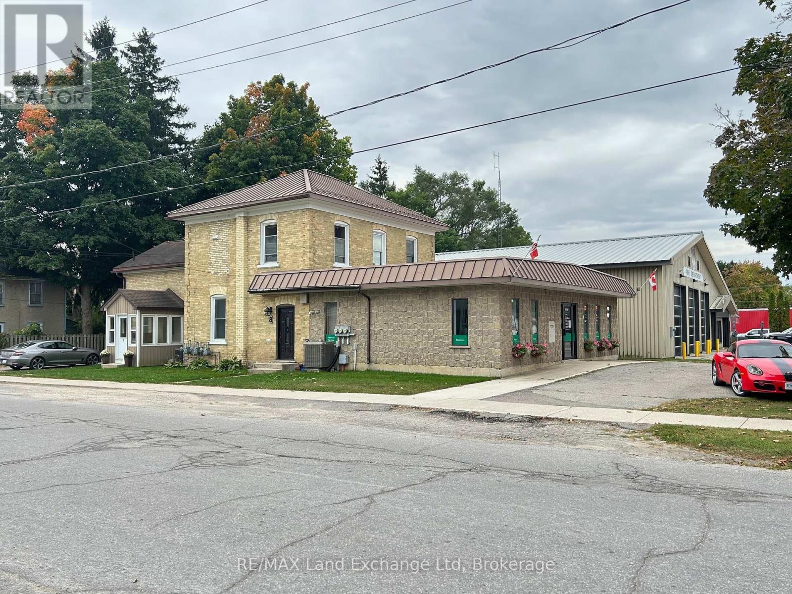 8 Alfred Street, North Huron, Ontario  N0G 2W0 - Photo 4 - X12410511