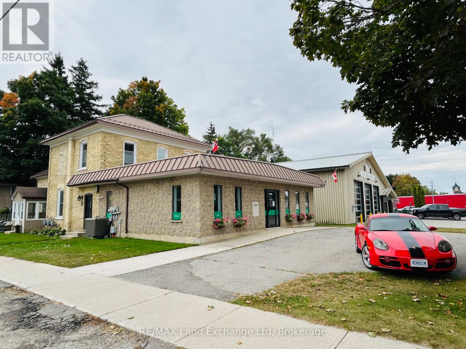 8 Alfred Street, North Huron, Ontario  N0G 2W0 - Photo 8 - X12410511