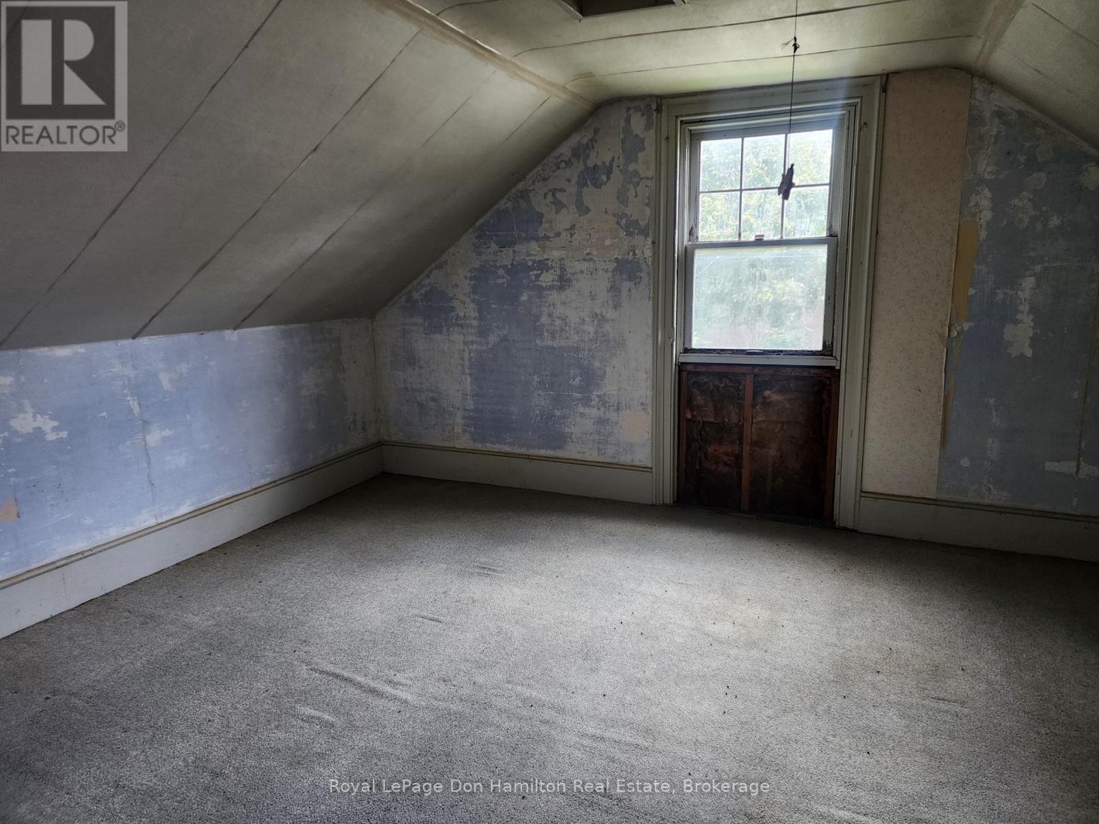 21 Peter Street S, Brockton, Ontario  N0G 2V0 - Photo 7 - X12410533