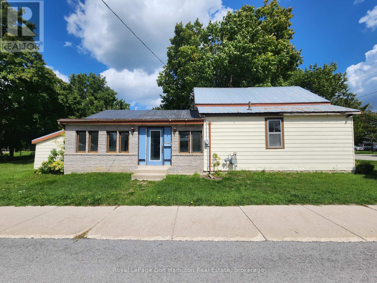 21 Peter Street S, Brockton, Ontario  N0G 2V0 - Photo 8 - X12410533