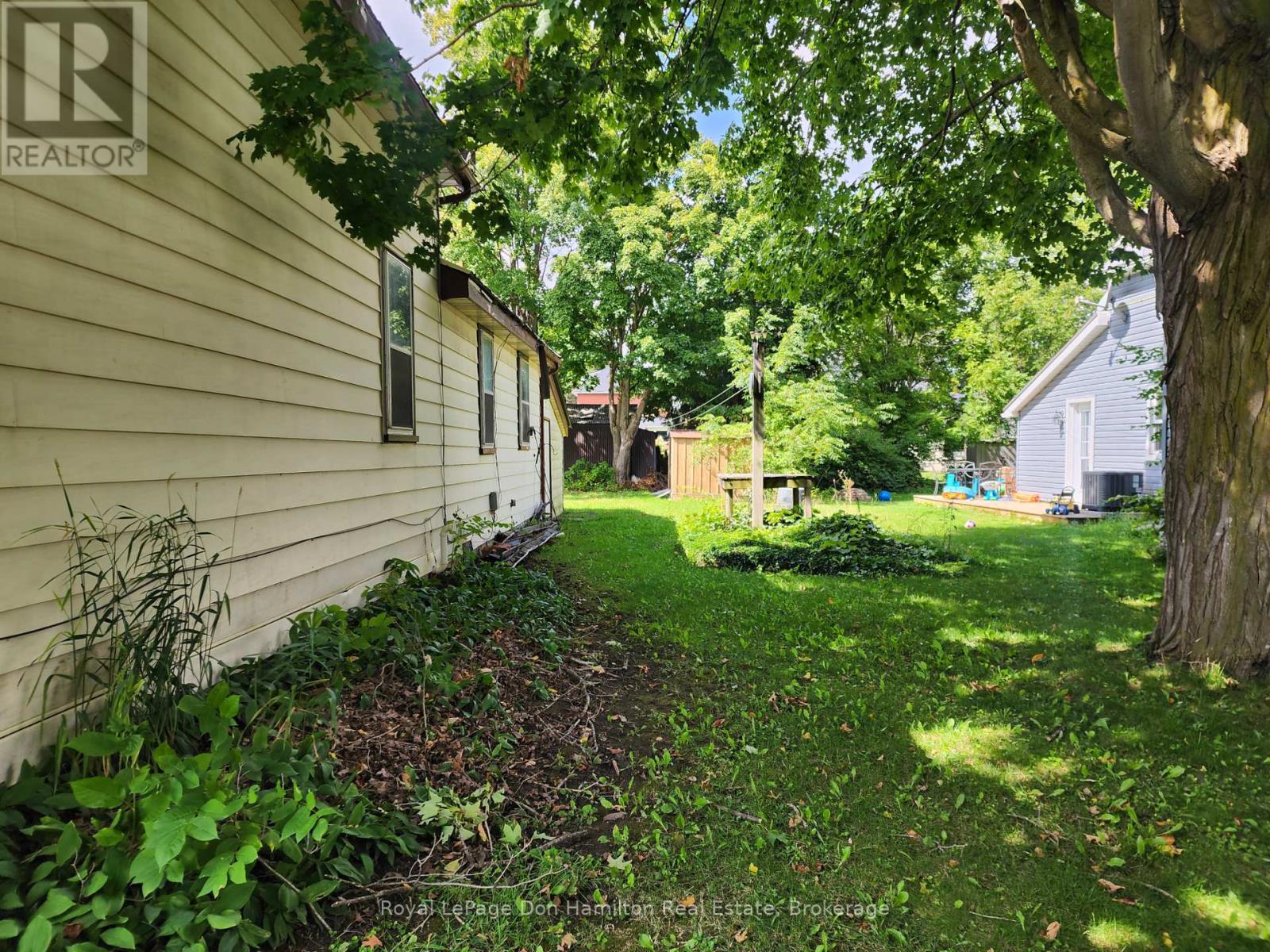21 Peter Street S, Brockton, Ontario  N0G 2V0 - Photo 9 - X12410533