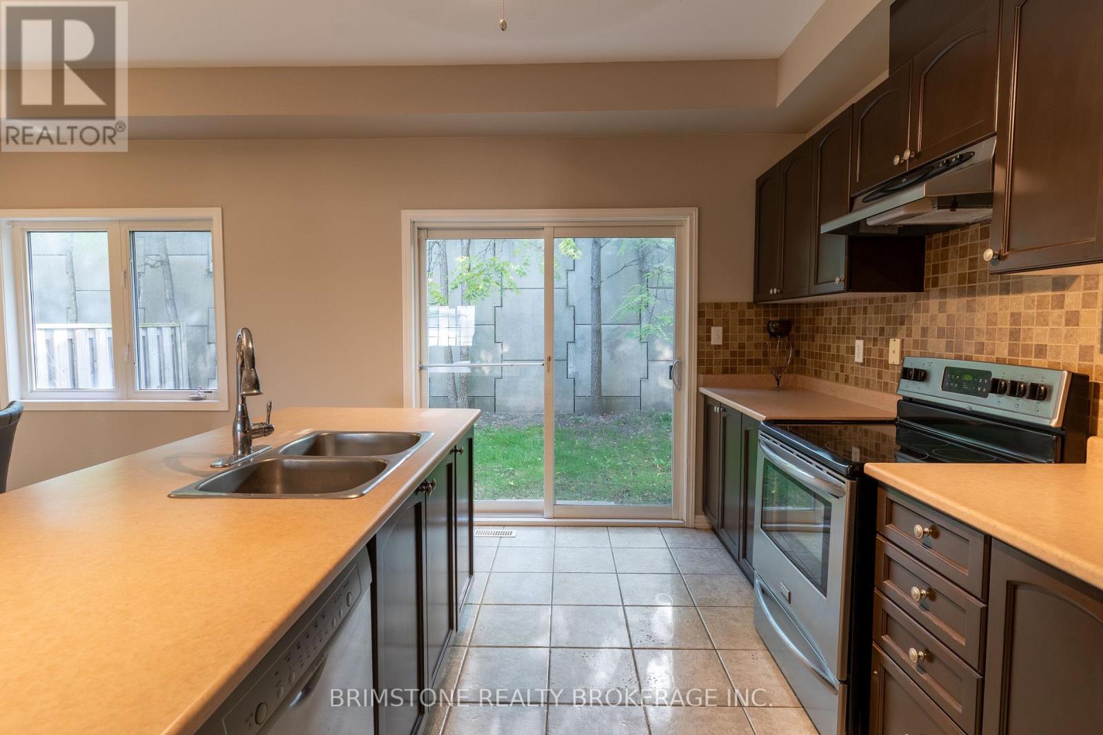 9 - 175 Stanley Street, Barrie, Ontario  L4M 0G2 - Photo 10 - S12410465
