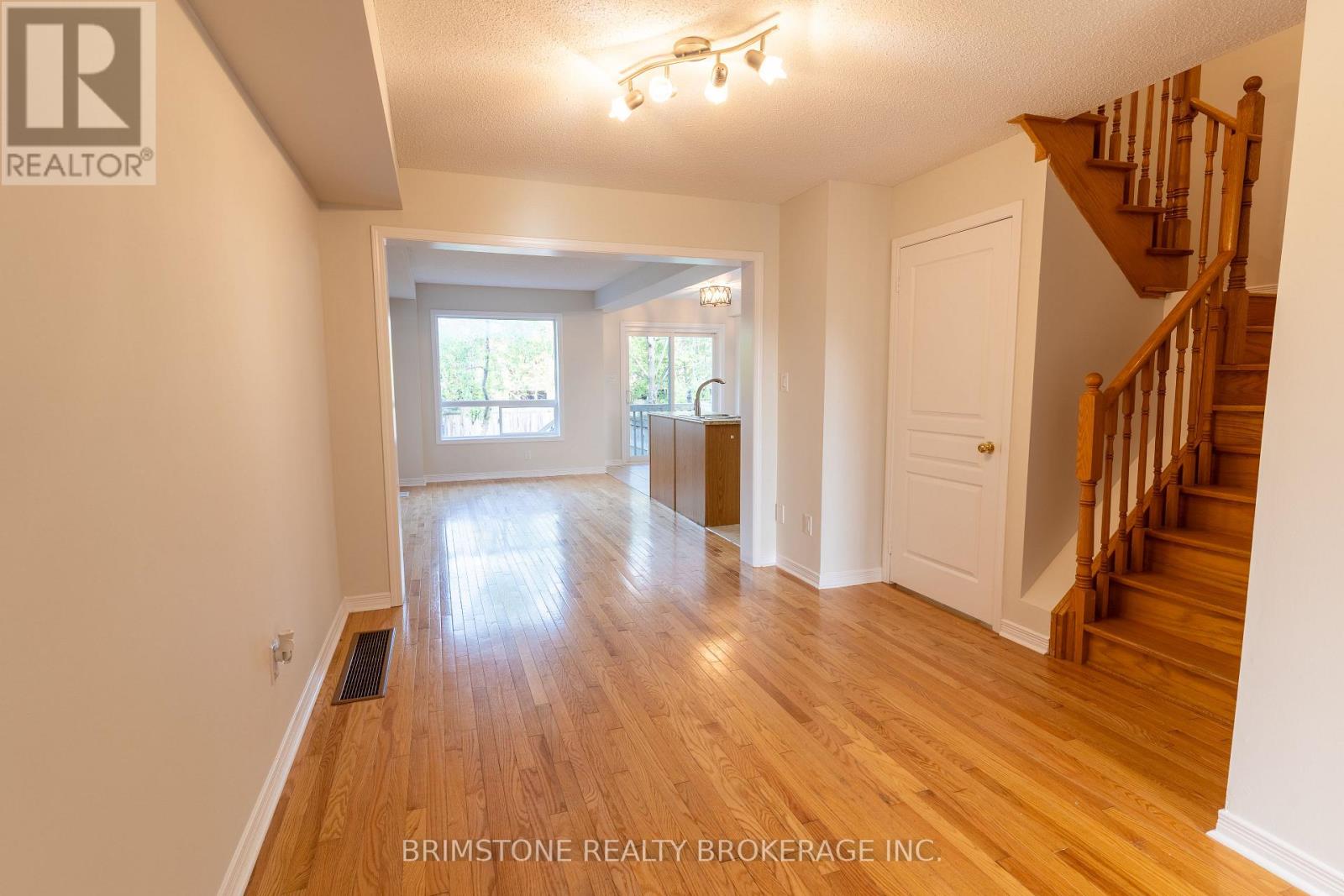 89 Winchester Terrace, Barrie, Ontario  L4M 0C8 - Photo 6 - S12410471