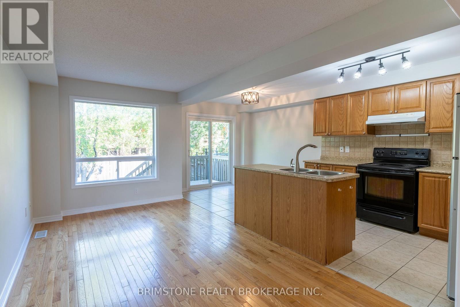 89 Winchester Terrace, Barrie, Ontario  L4M 0C8 - Photo 7 - S12410471