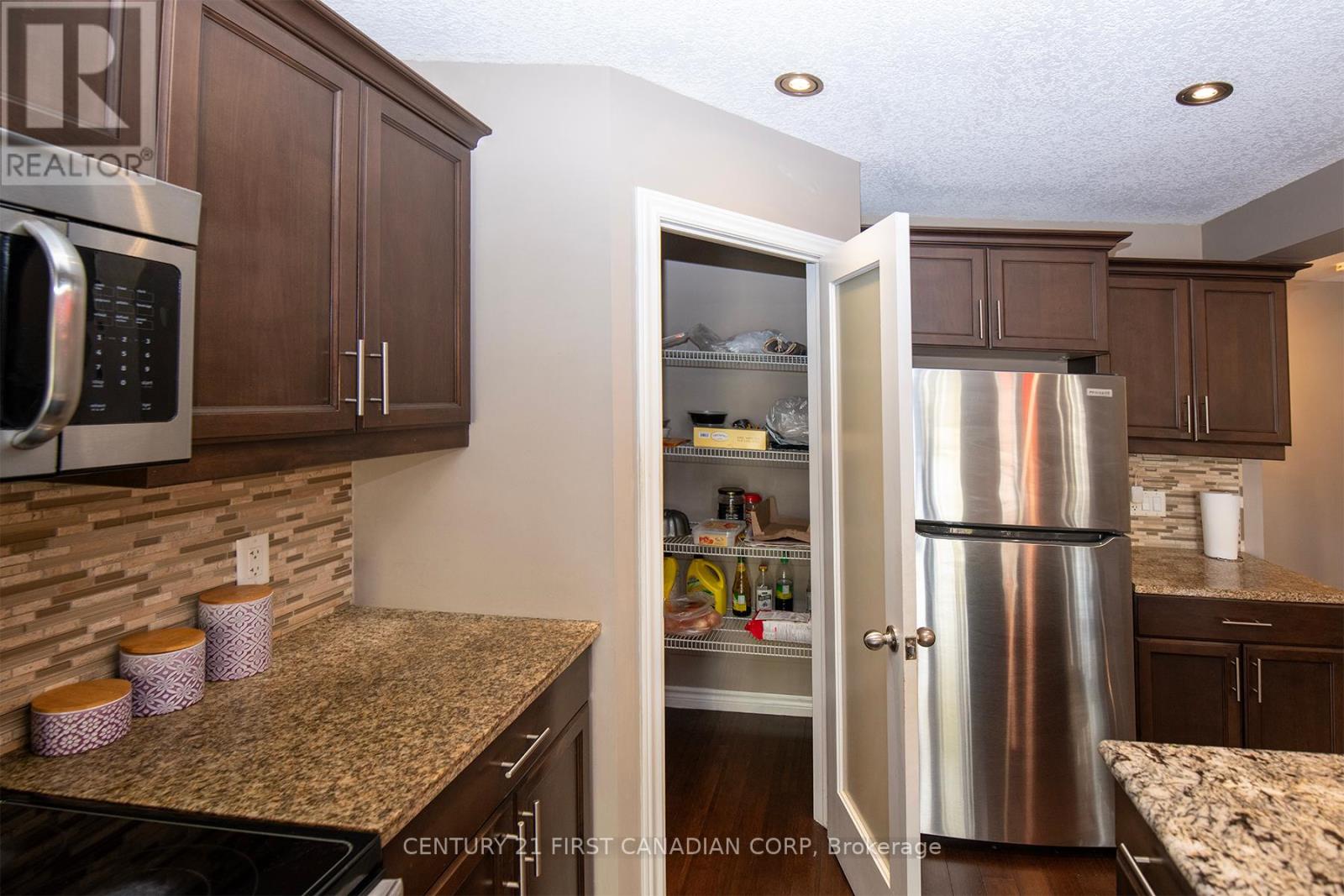 3399 Emilycarr Lane S, London South, Ontario  N6L 0A3 - Photo 13 - X12410591