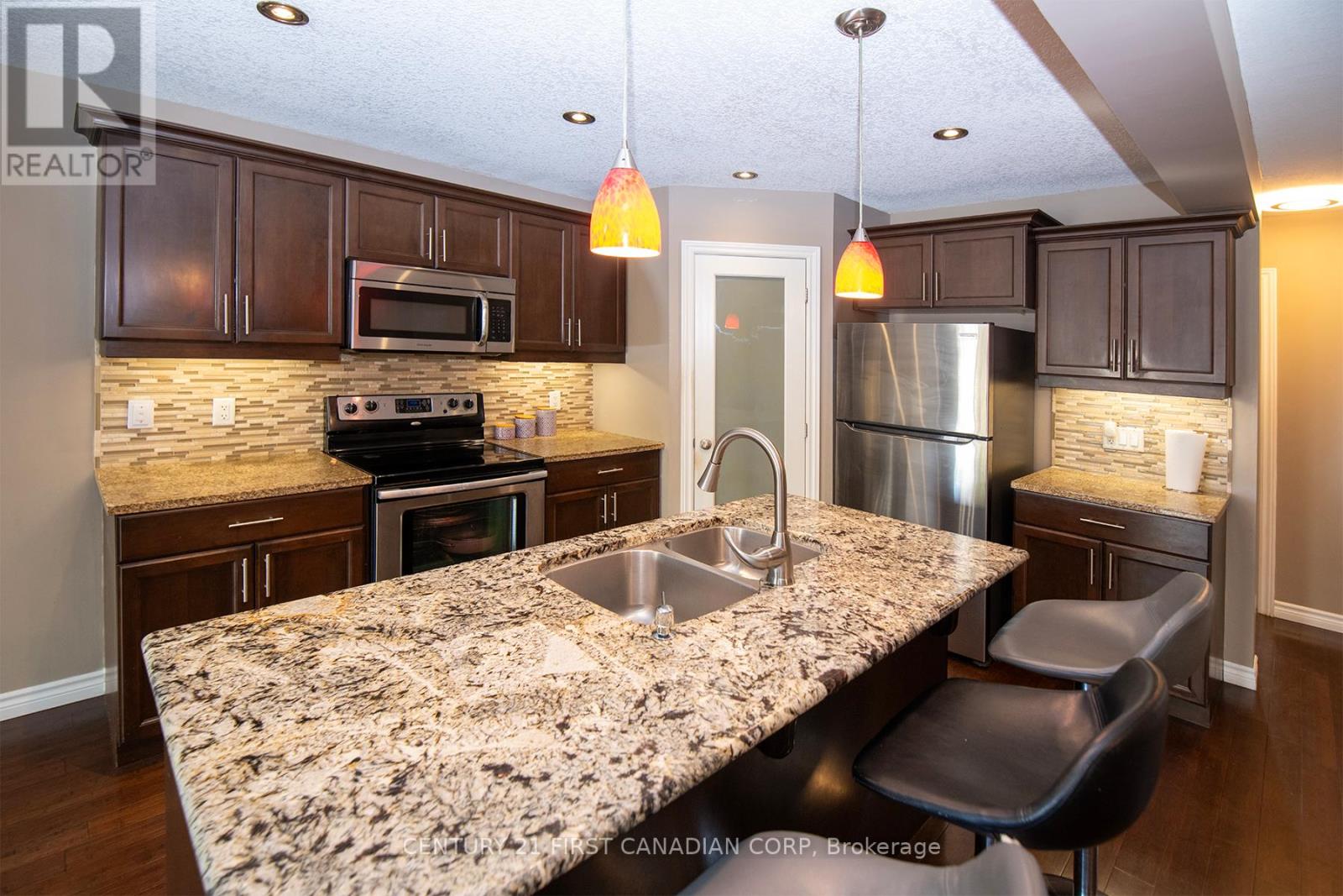 3399 Emilycarr Lane S, London South, Ontario  N6L 0A3 - Photo 8 - X12410591