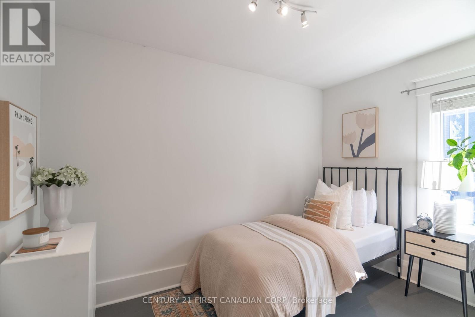 113 Emery Street E, London South, Ontario  N6C 2C9 - Photo 13 - X12410594