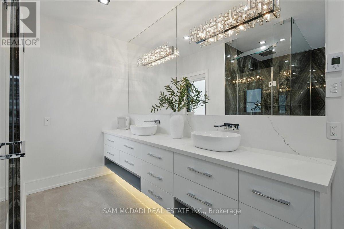 170 Woodhaven Park Drive, Oakville, Ontario  L6L 4K6 - Photo 23 - W12230413