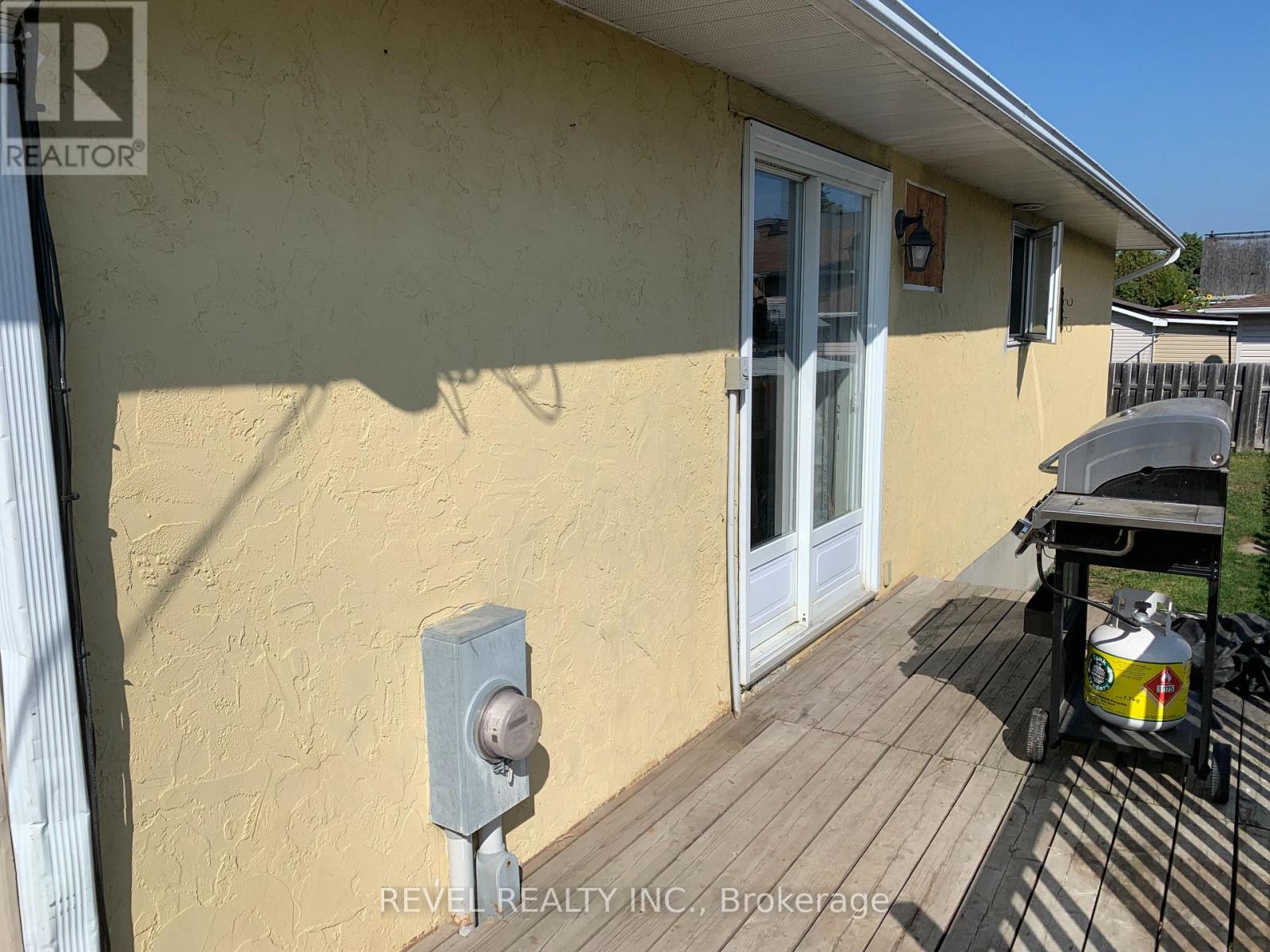 850 A Park Avenue, Timmins (Mtj - Main Area), Ontario  P4N 3Y2 - Photo 2 - T12410597