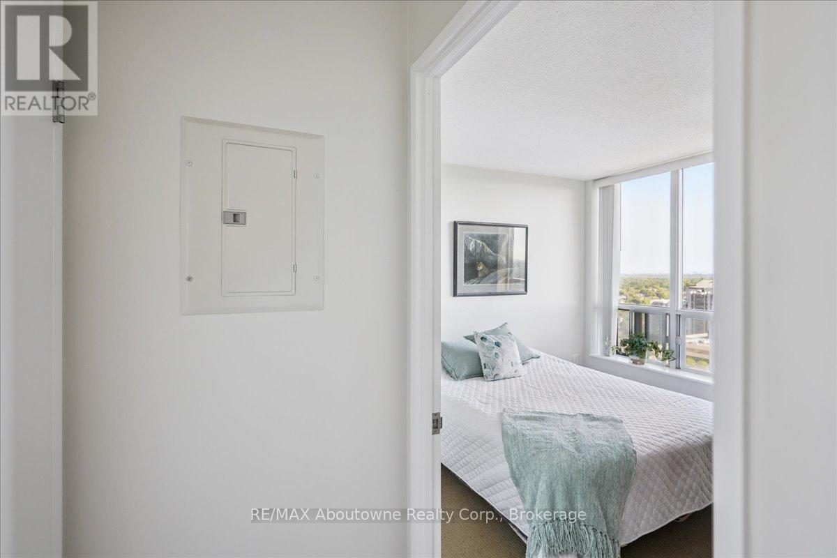 2411 - 33 Sheppard Avenue E, Toronto, Ontario  M2N 7K1 - Photo 23 - C12410551