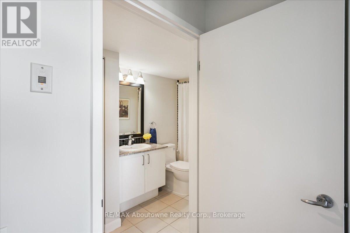 2411 - 33 Sheppard Avenue E, Toronto, Ontario  M2N 7K1 - Photo 28 - C12410551