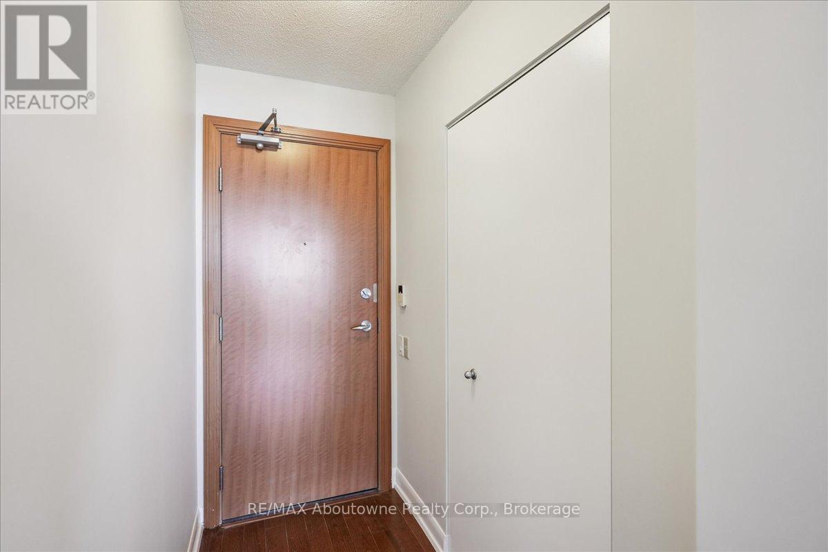 2411 - 33 Sheppard Avenue E, Toronto, Ontario  M2N 7K1 - Photo 8 - C12410551