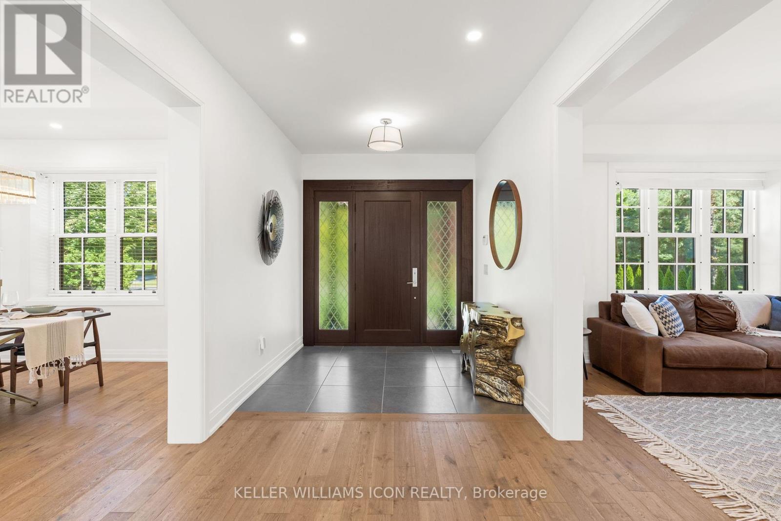 320 Hillcrest Road, Ottawa, Ontario  K1M 0J6 - Photo 5 - X12410519