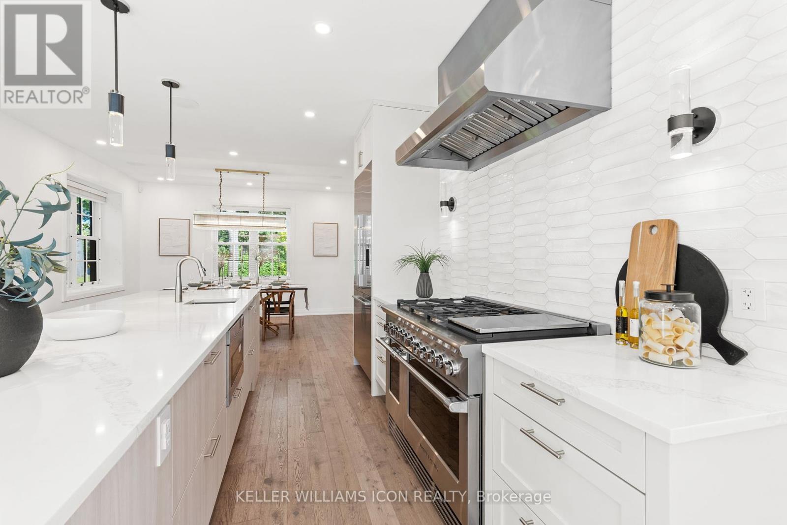 320 Hillcrest Road, Ottawa, Ontario  K1M 0J6 - Photo 6 - X12410519