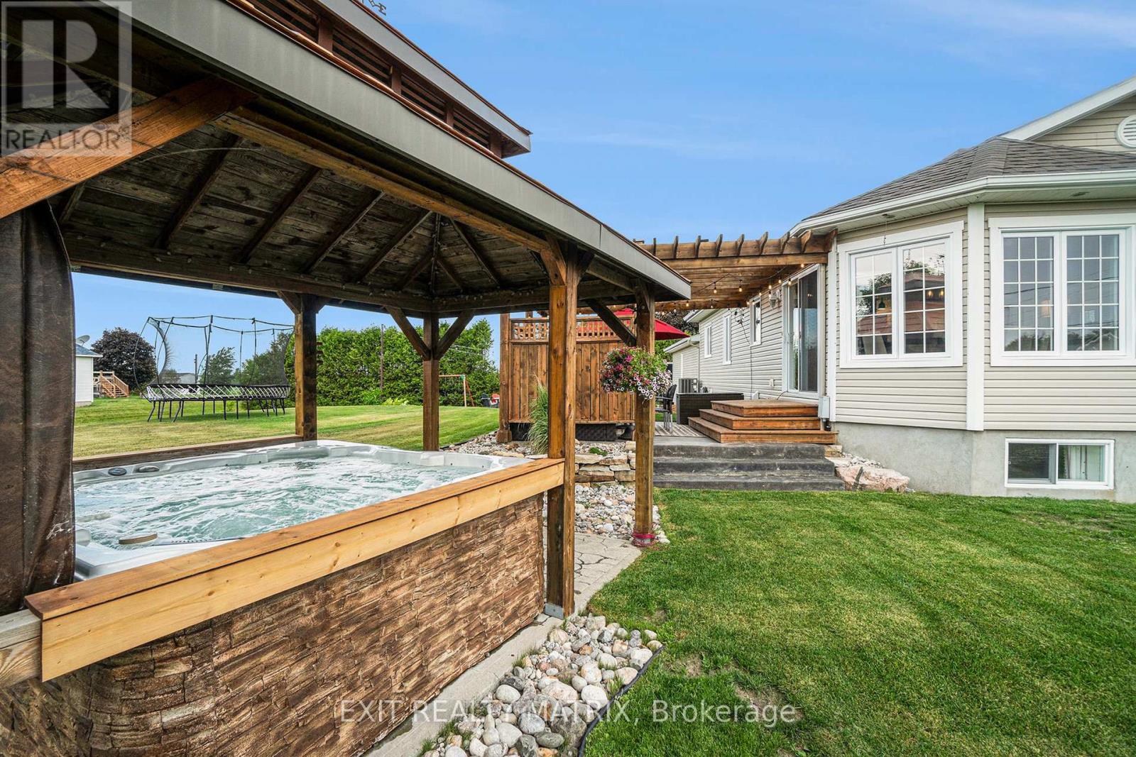 2713 County Road 3 Road, The Nation, Ontario  K0C 2B0 - Photo 19 - X12410595