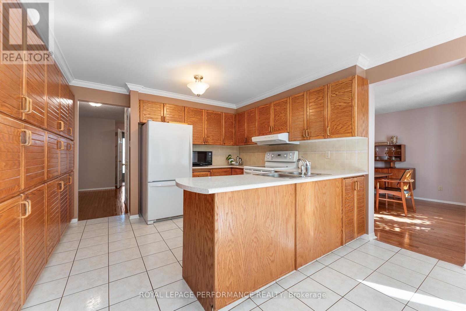 1848 Thistleleaf Crescent, Ottawa, Ontario  K1C 5W7 - Photo 12 - X12410599