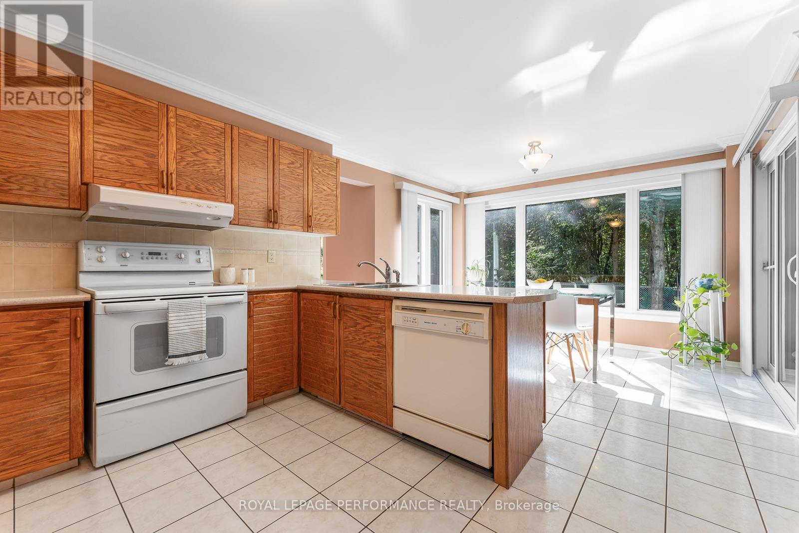 1848 Thistleleaf Crescent, Ottawa, Ontario  K1C 5W7 - Photo 13 - X12410599