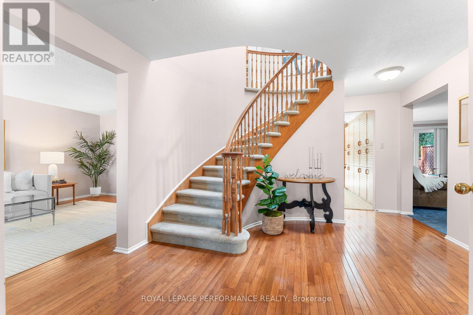 1848 Thistleleaf Crescent, Ottawa, Ontario  K1C 5W7 - Photo 4 - X12410599