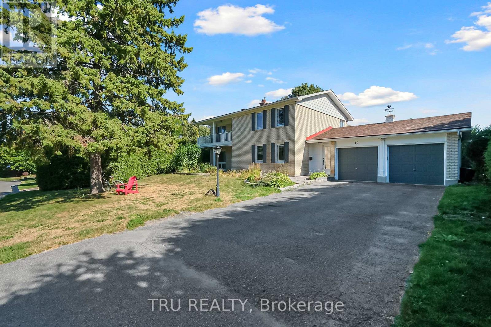 12 APACHE CRESCENT, Ottawa, Ontario