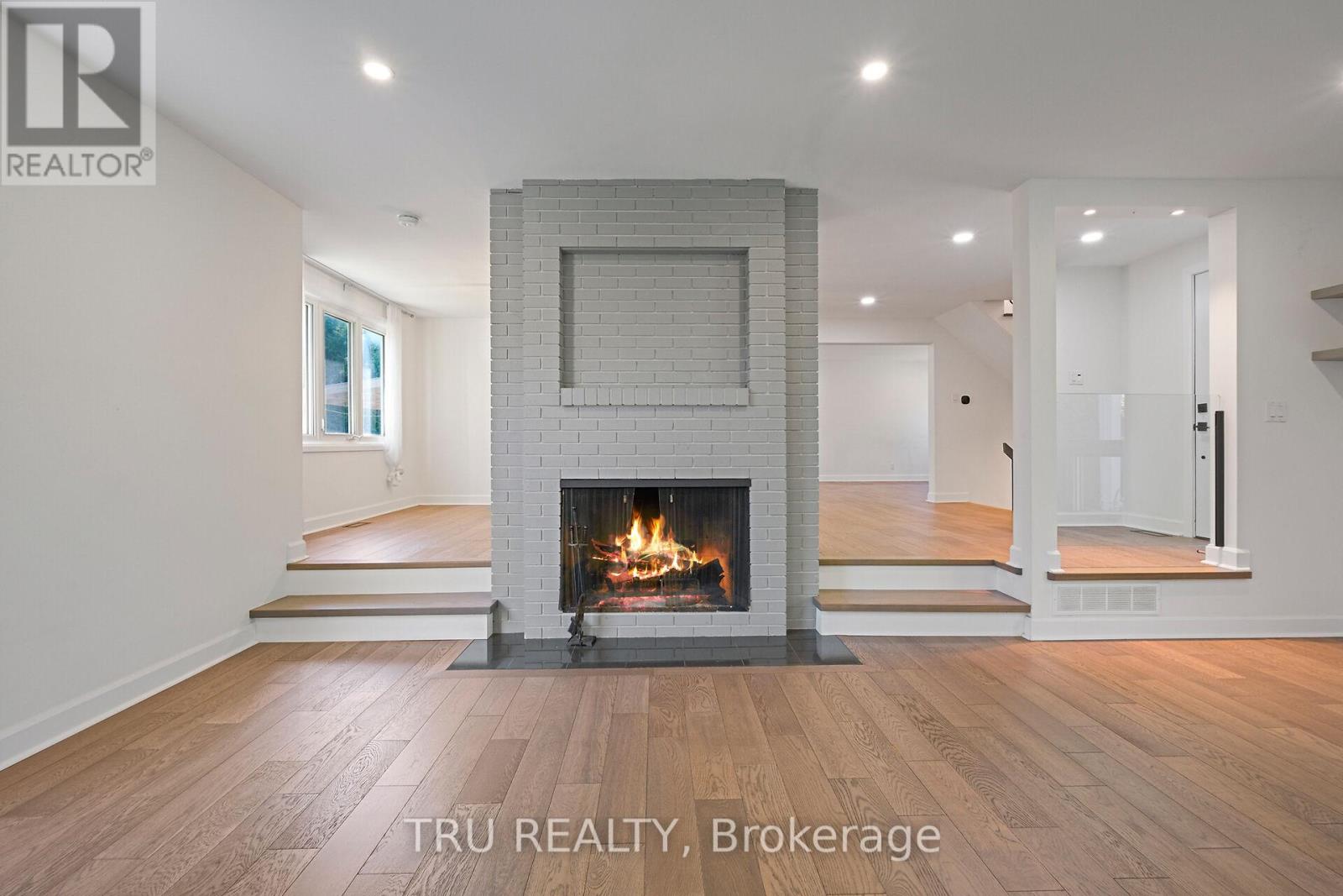 12 Apache Crescent, Ottawa, Ontario  K2E 6H7 - Photo 10 - X12410610