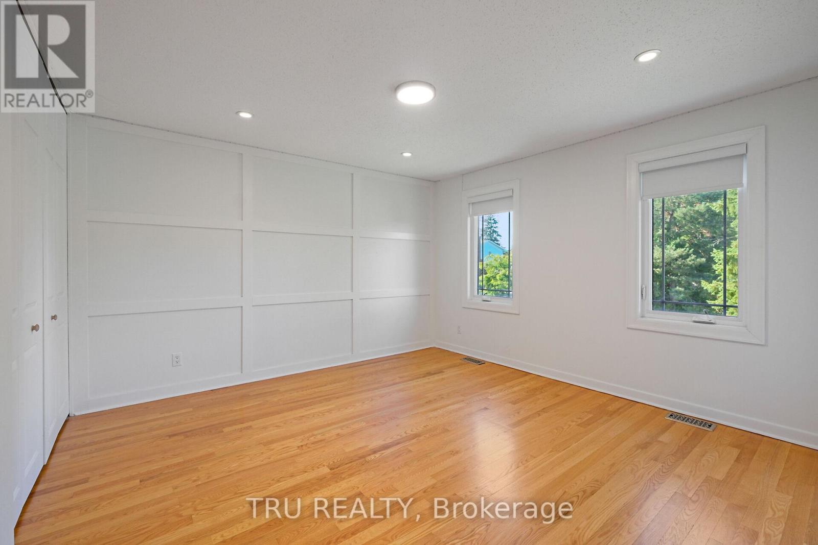 12 Apache Crescent, Ottawa, Ontario  K2E 6H7 - Photo 19 - X12410610