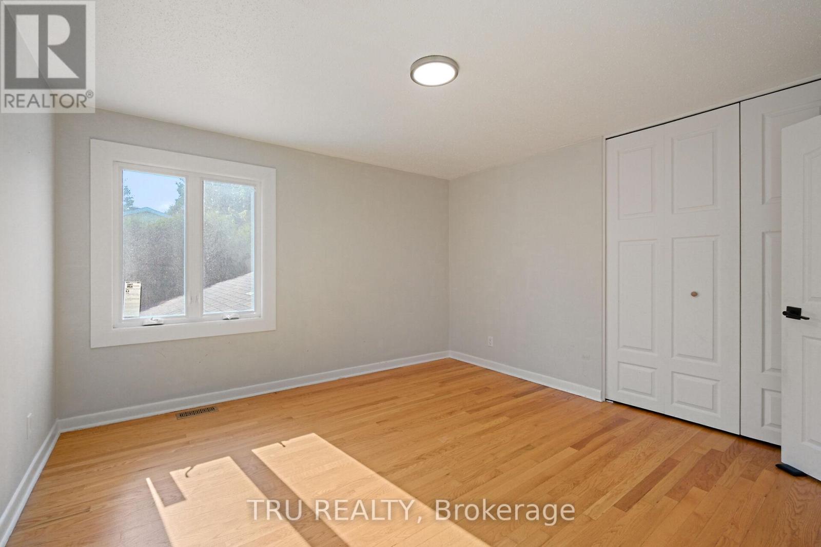 12 Apache Crescent, Ottawa, Ontario  K2E 6H7 - Photo 22 - X12410610