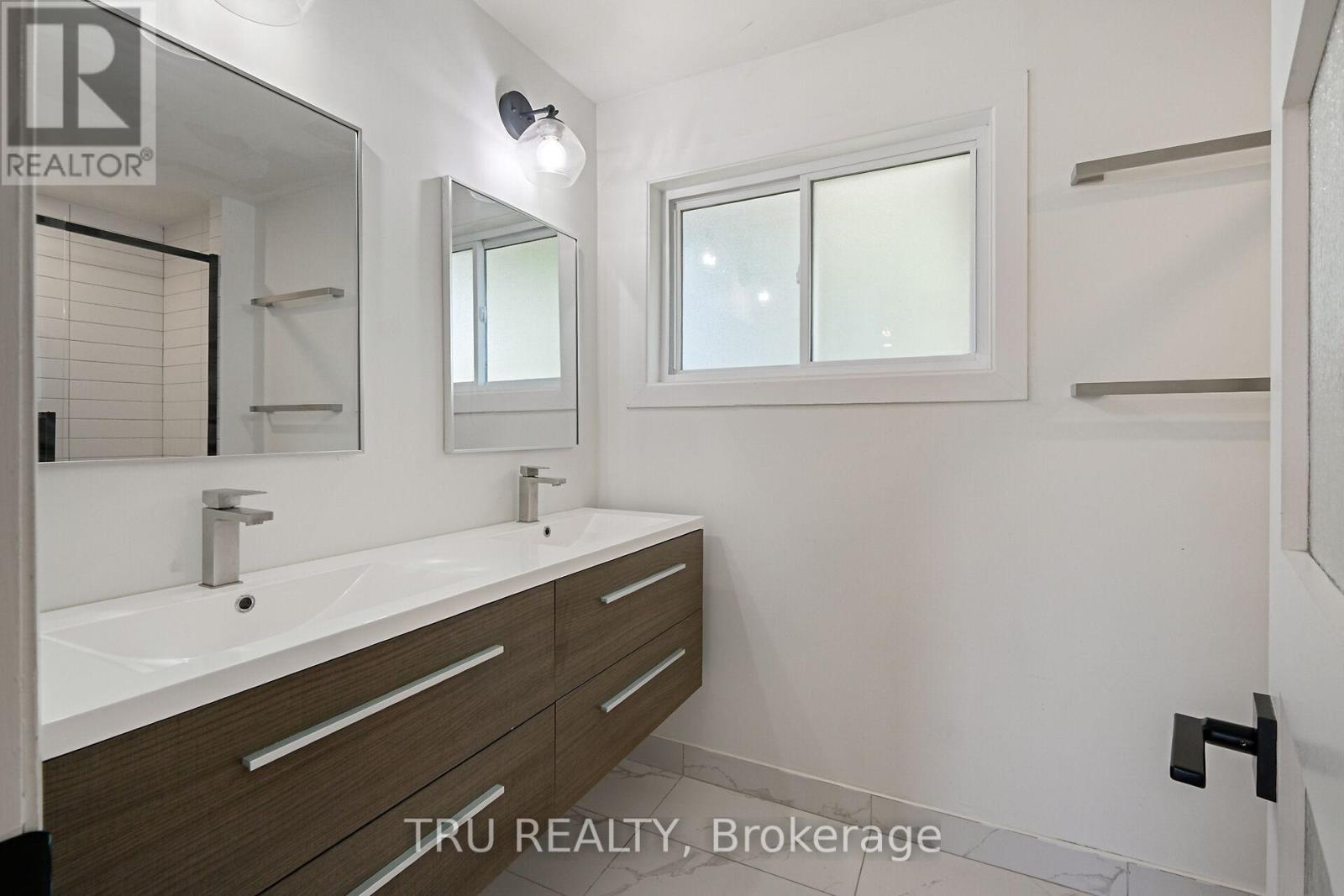 12 Apache Crescent, Ottawa, Ontario  K2E 6H7 - Photo 26 - X12410610