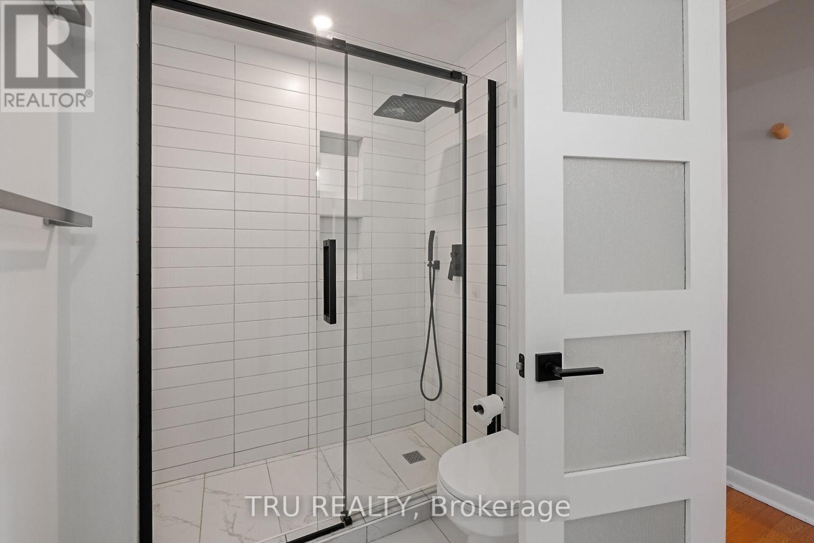 12 Apache Crescent, Ottawa, Ontario  K2E 6H7 - Photo 27 - X12410610