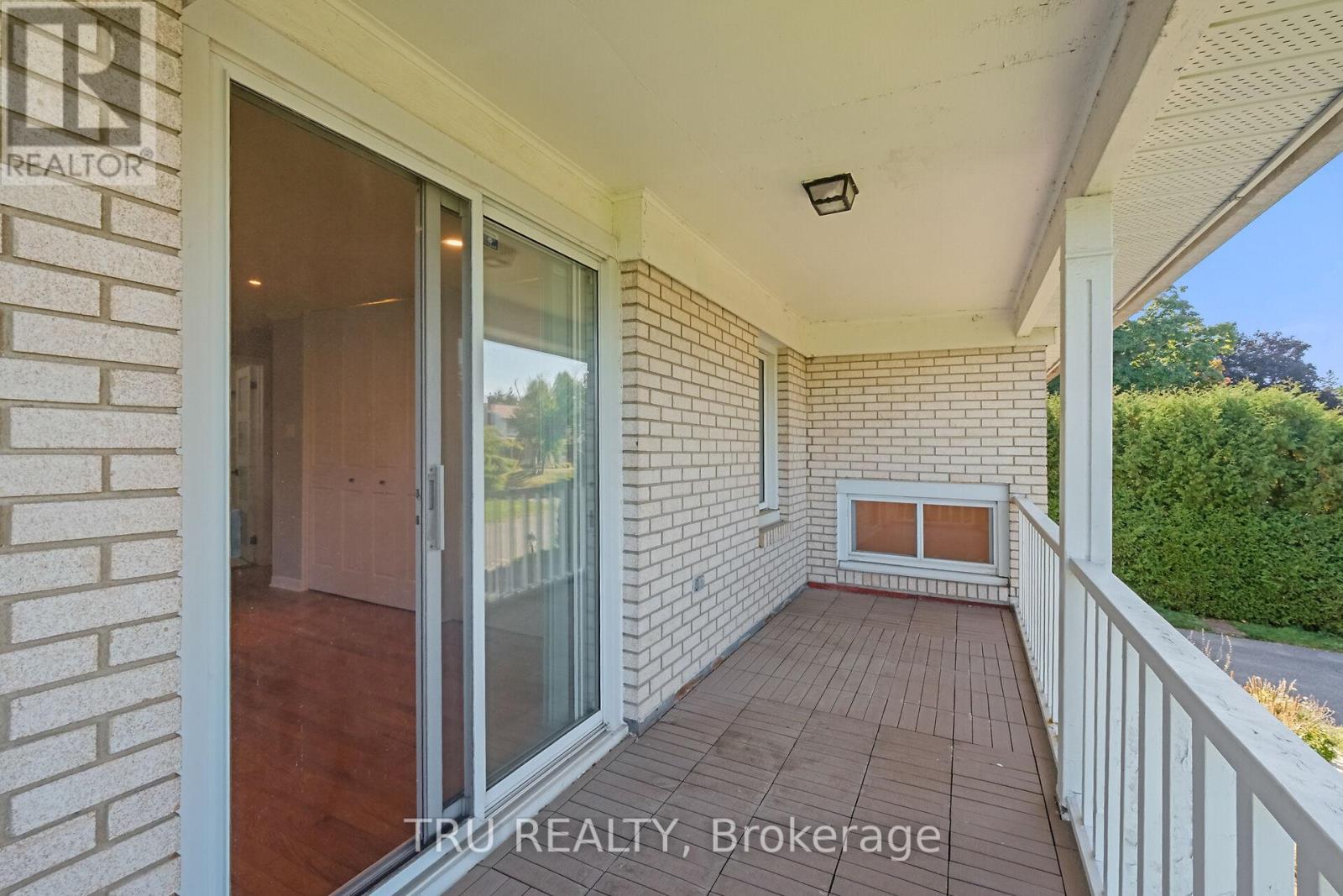 12 Apache Crescent, Ottawa, Ontario  K2E 6H7 - Photo 29 - X12410610