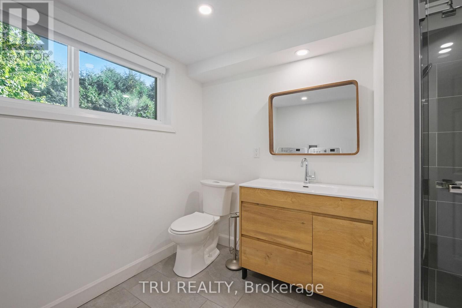 12 Apache Crescent, Ottawa, Ontario  K2E 6H7 - Photo 34 - X12410610