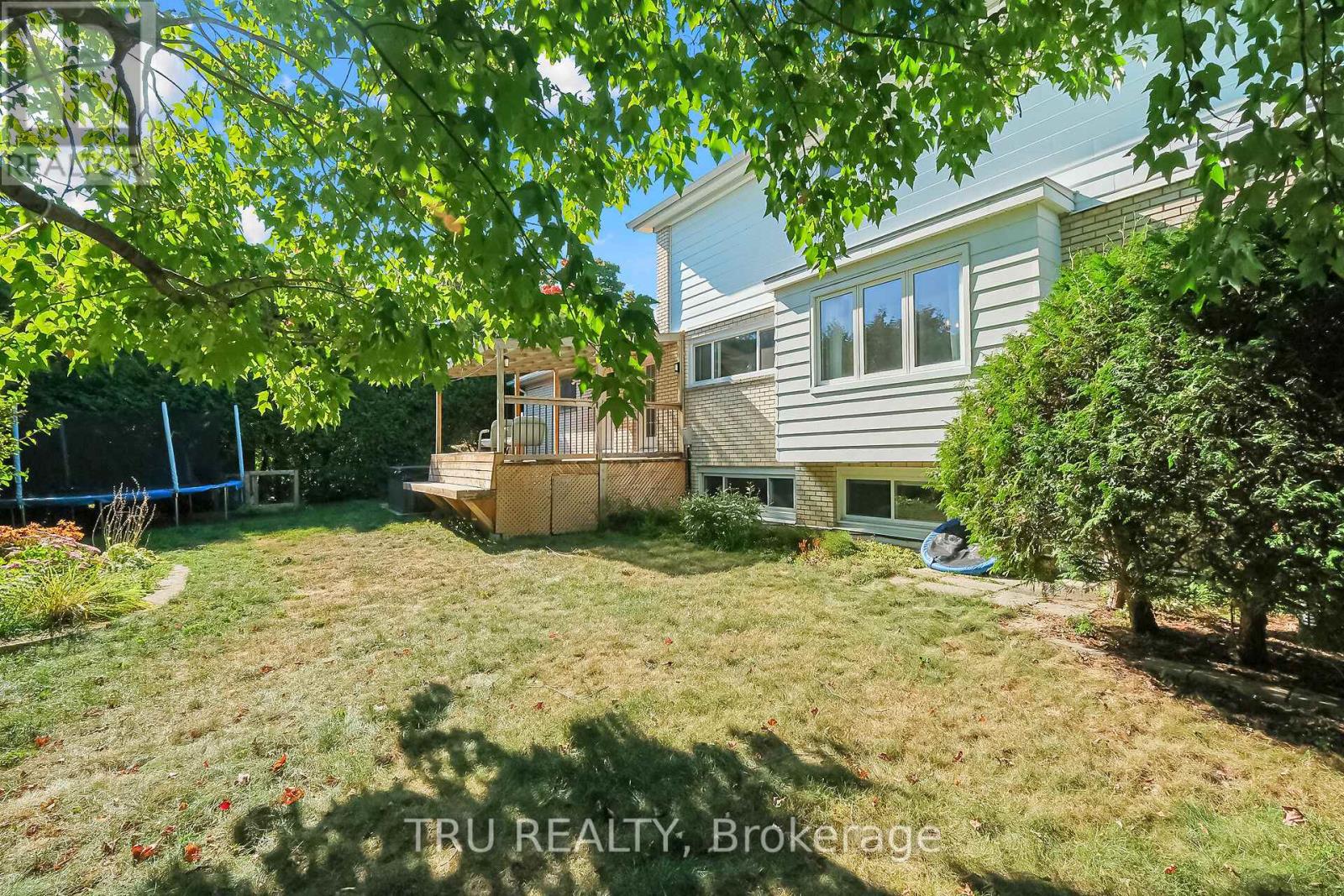 12 Apache Crescent, Ottawa, Ontario  K2E 6H7 - Photo 36 - X12410610