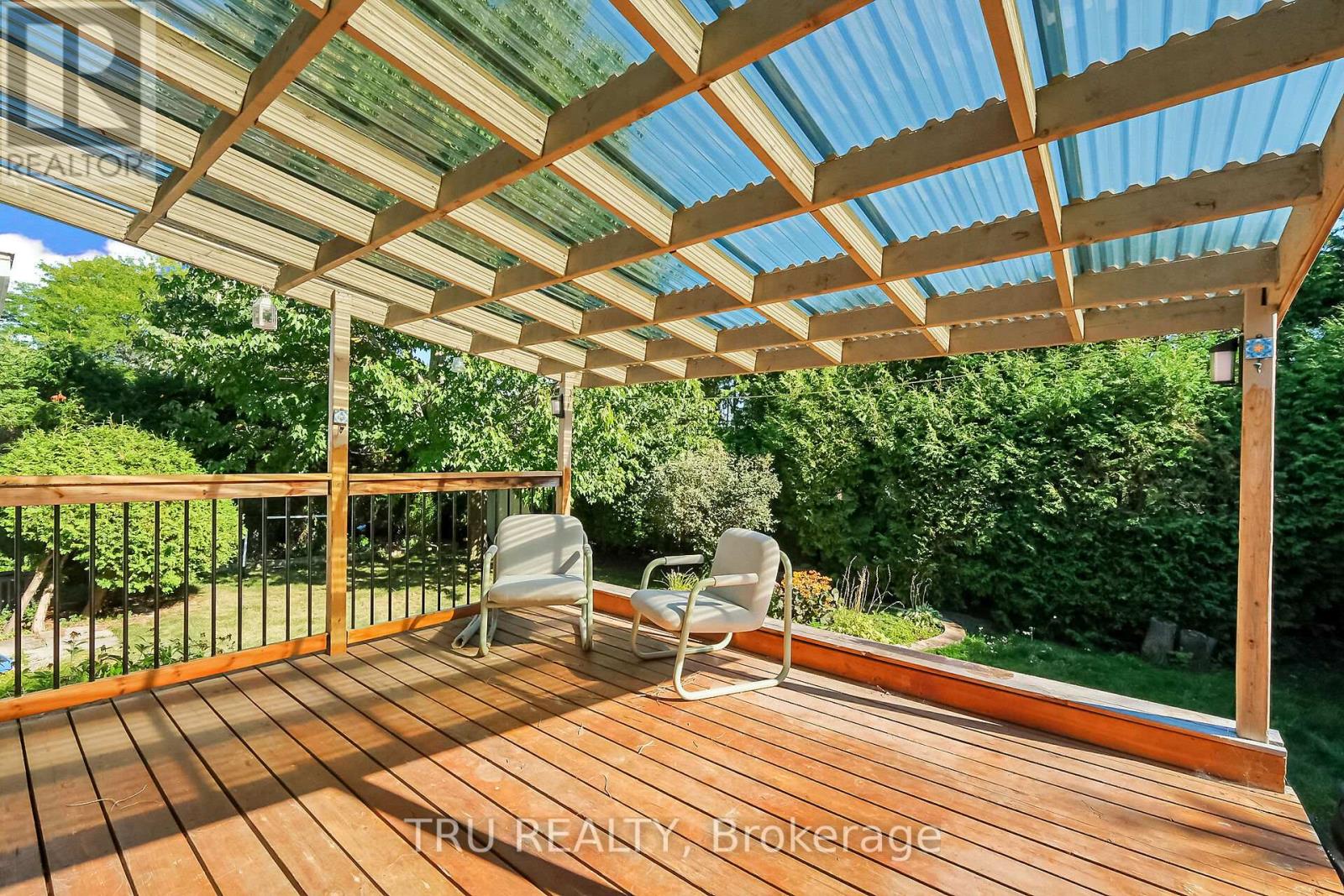 12 Apache Crescent, Ottawa, Ontario  K2E 6H7 - Photo 38 - X12410610