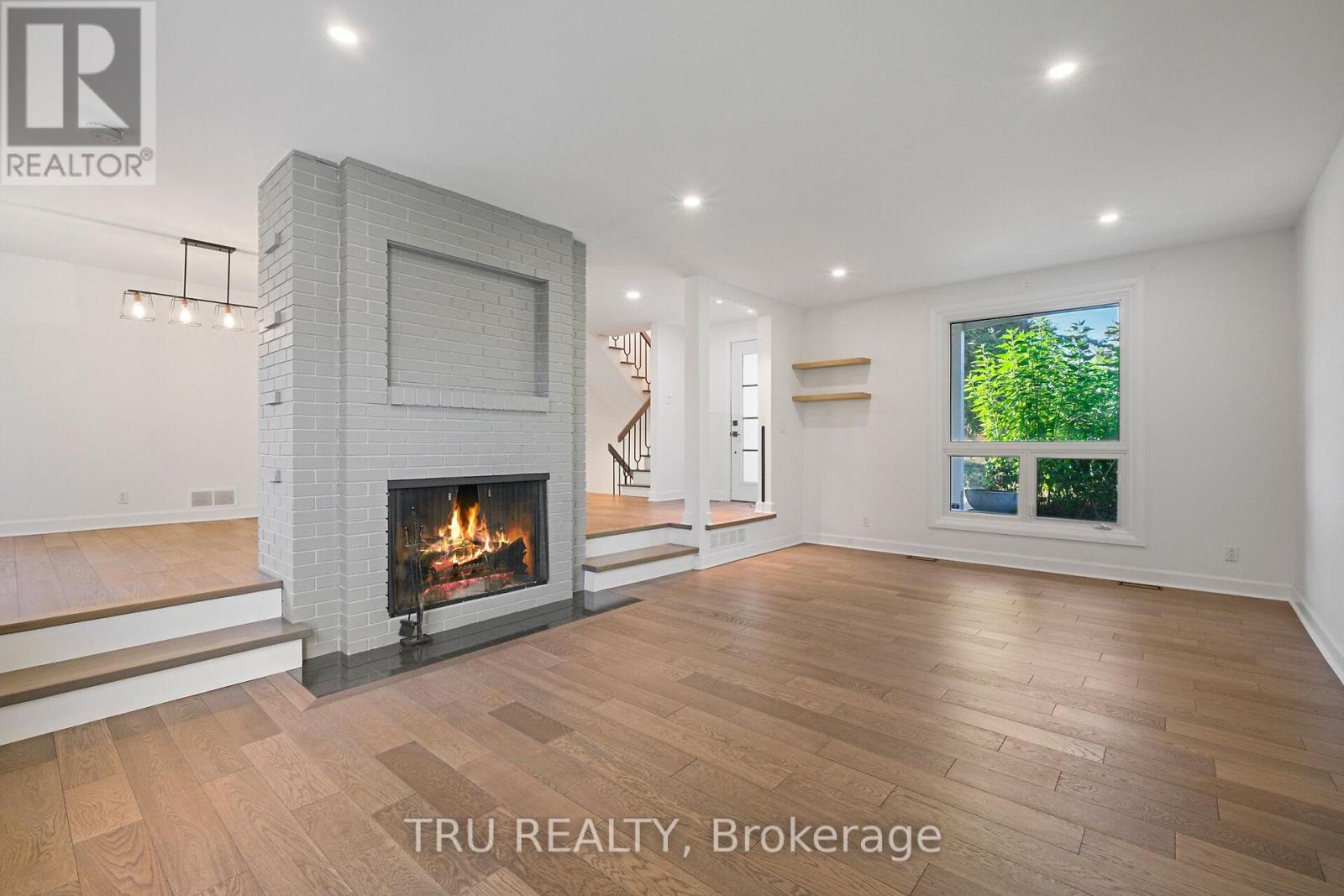 12 Apache Crescent, Ottawa, Ontario  K2E 6H7 - Photo 7 - X12410610