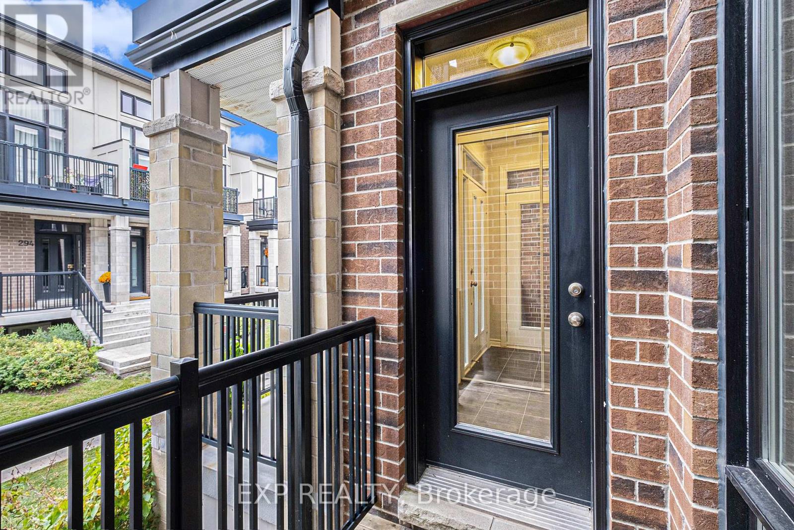 274 Pembina Private, Ottawa, Ontario  K4M 0G7 - Photo 3 - X12410614