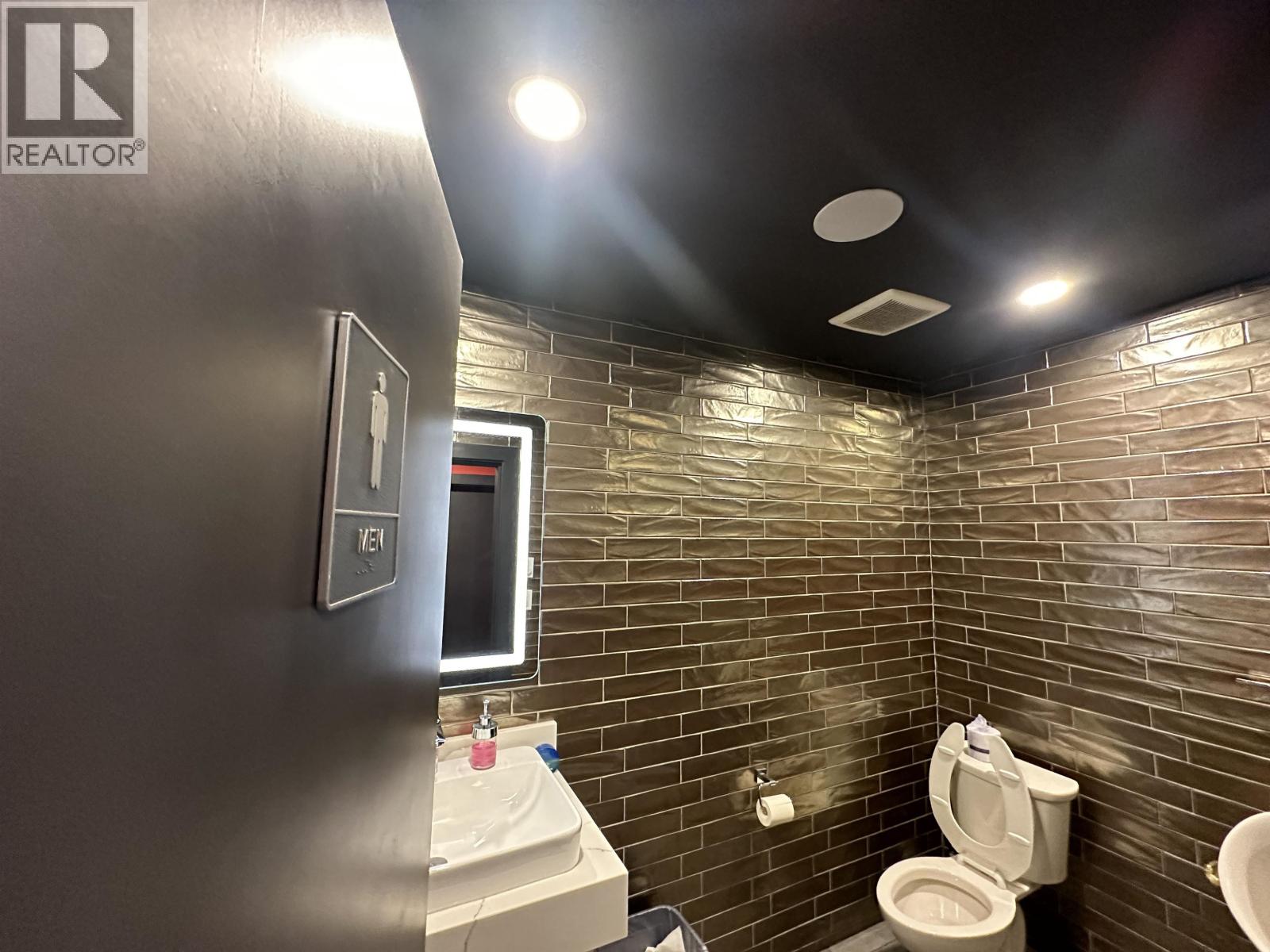2893 W Broadway, Vancouver, British Columbia  V6K 2G6 - Photo 19 - C8072309