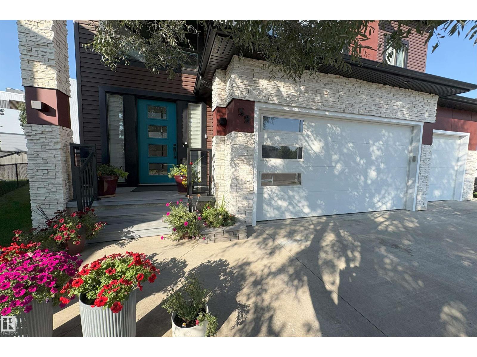 Property at 58 LAMPLIGHT DR image 2