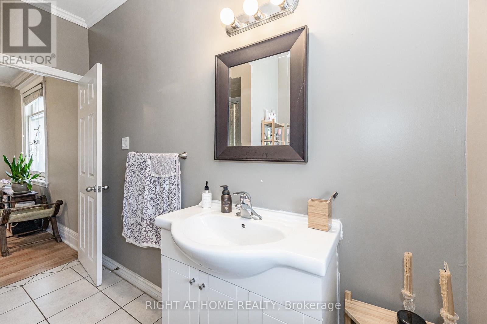 1 Arkledun Avenue, Hamilton, Ontario  L8N 2H4 - Photo 13 - X12410478