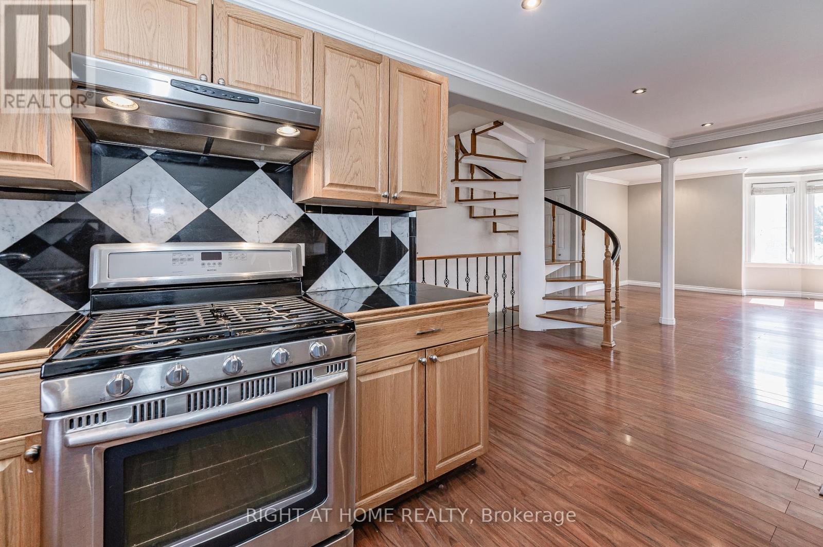 1 Arkledun Avenue, Hamilton, Ontario  L8N 2H4 - Photo 21 - X12410478