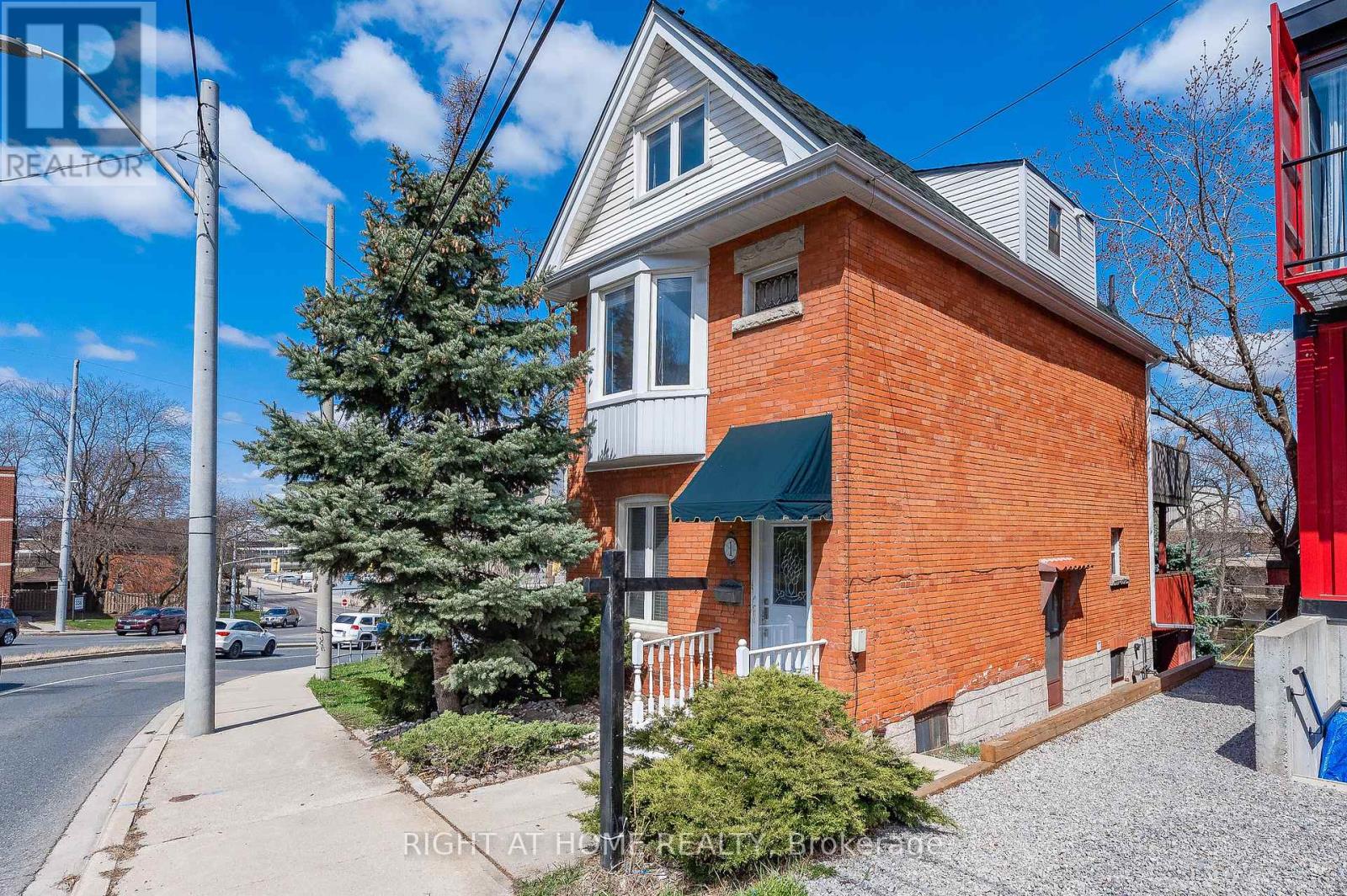 1 Arkledun Avenue, Hamilton, Ontario  L8N 2H4 - Photo 4 - X12410478