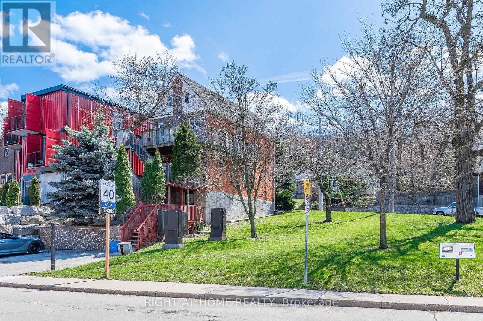 1 Arkledun Avenue, Hamilton, Ontario  L8N 2H4 - Photo 5 - X12410478